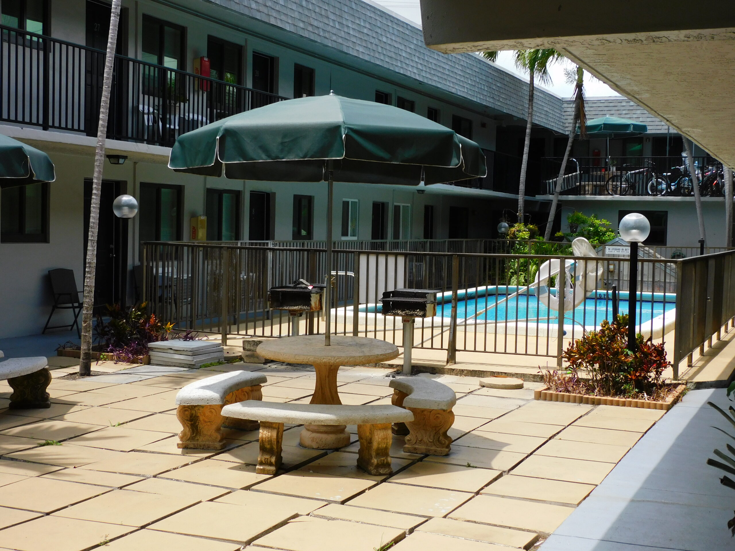 Swimming pool